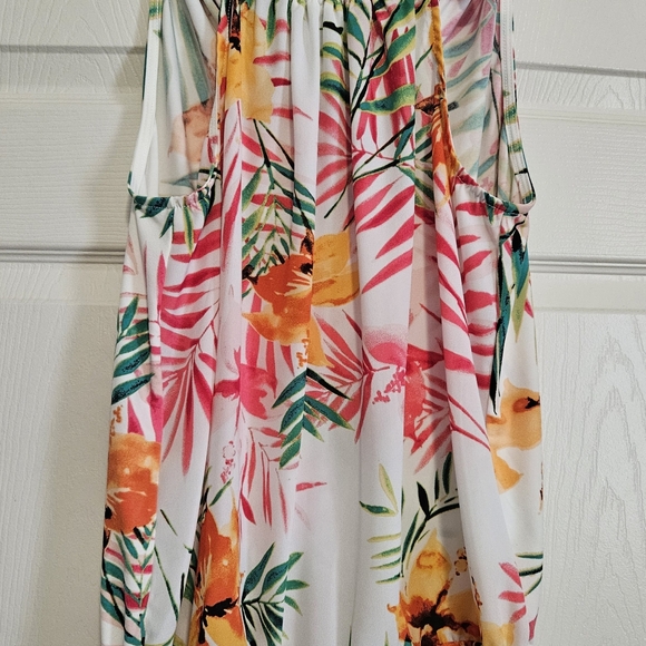 Women's Summer Floral Blouse Size Small. - Picture 2 of 4